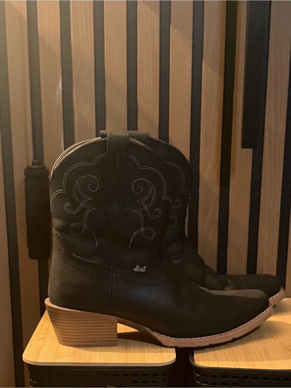 Justin Women’s Black Leather Western Cowboy Boots Size 9.5B GY1950